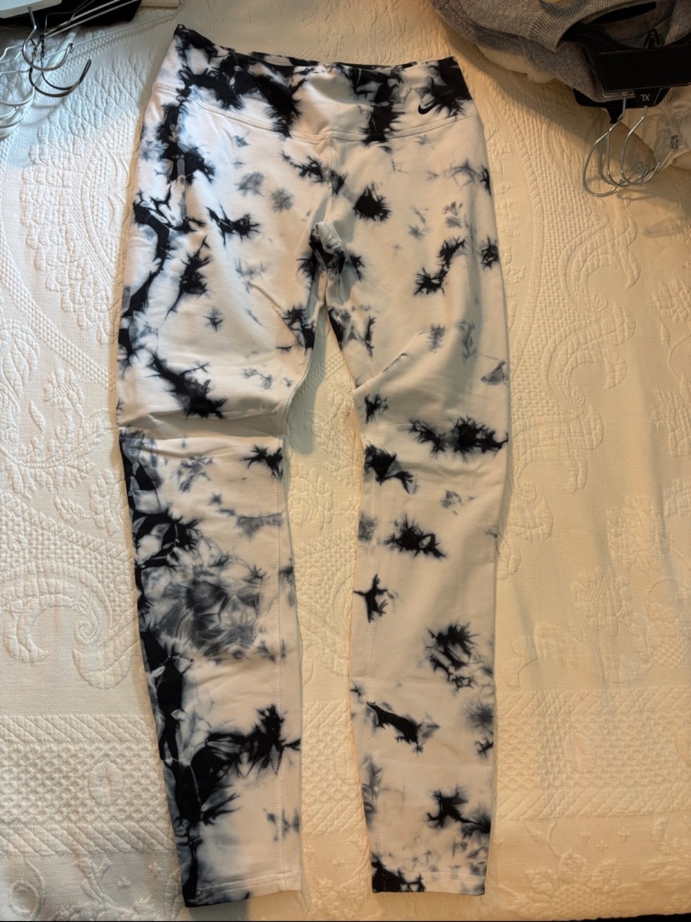 Nike Dri-FIT Tie-Dye Black & White Leggings
